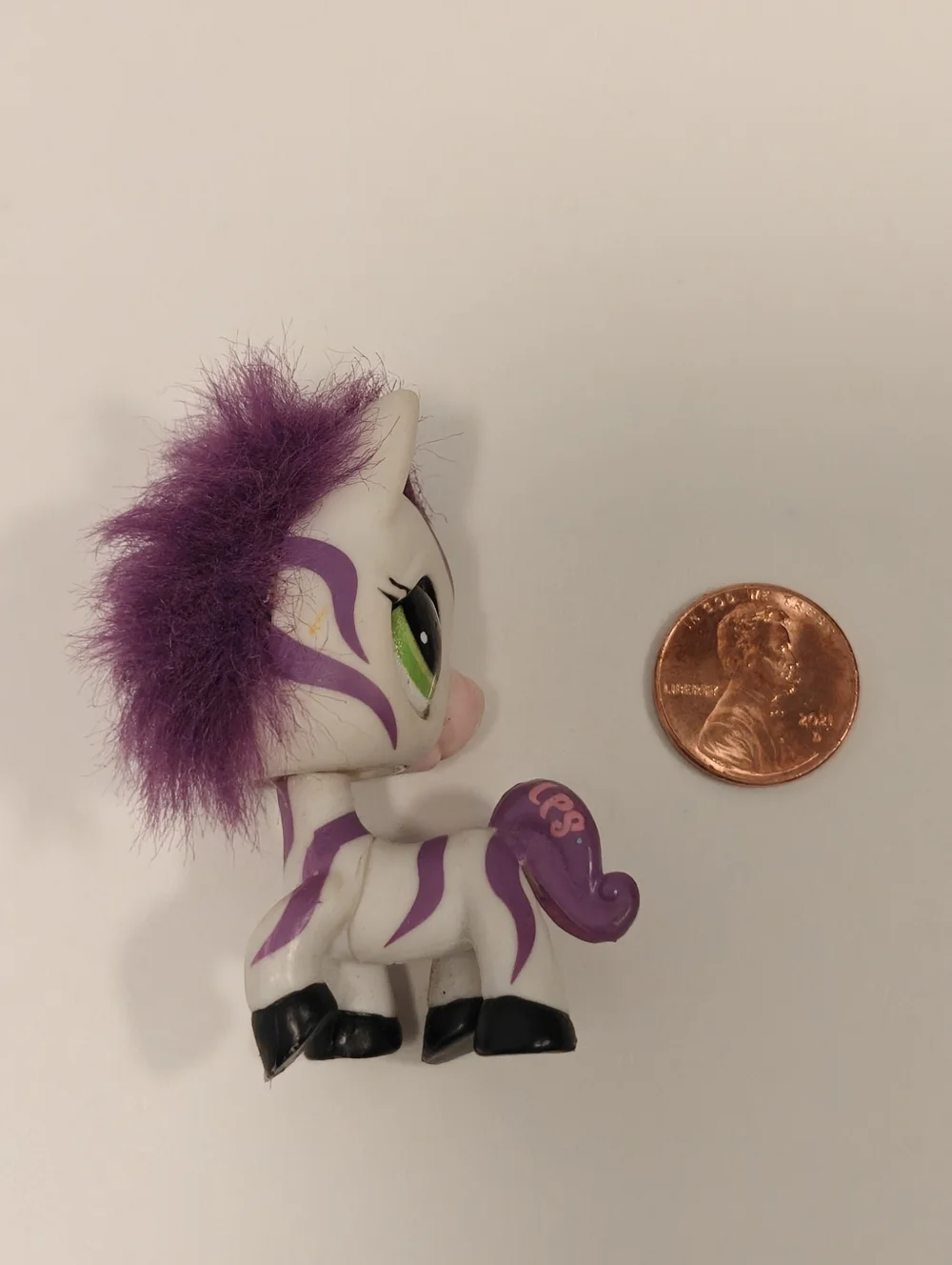 Littlest Pet Shop #2470 "Cutest Pets" purple Zebra With Fuzzy Purple Mane - Picture 7 of 7